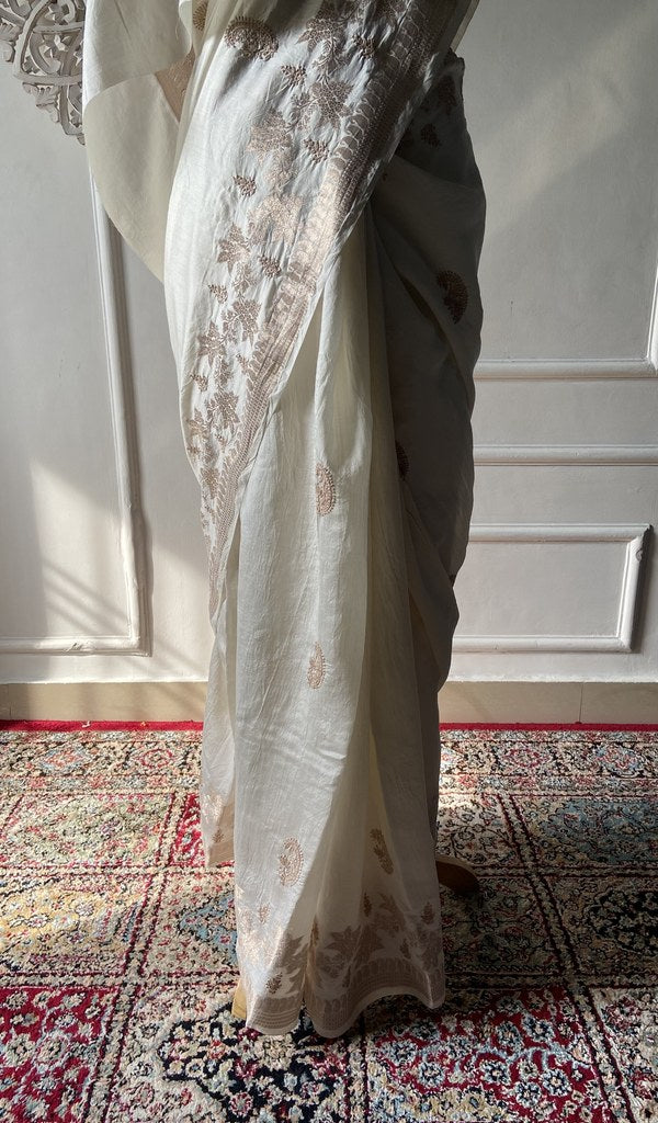border work along the length of the saree