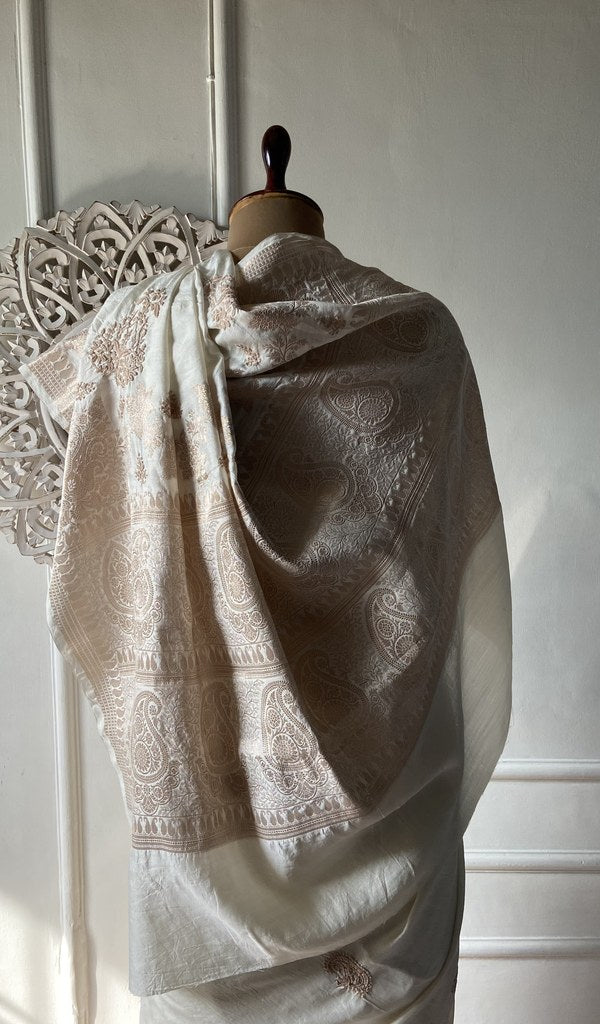 saree folded, border and pallu together
