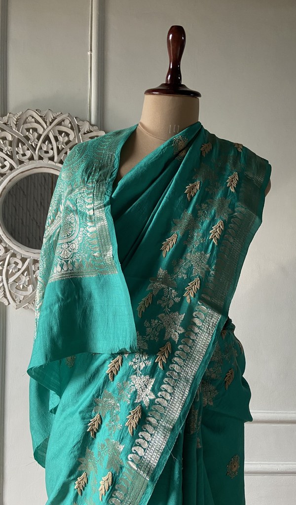 close up of the stitches on the body of the saree