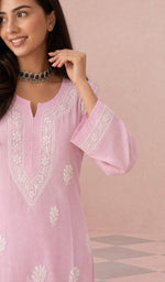 Pink kurti, sleeve and chikankari up close