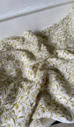 gala and front panel, do taar and teen taar jaaldar chikankari with fine zari haath ki jaali