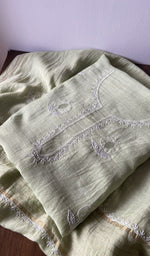 The folded set again, gala and placket in view