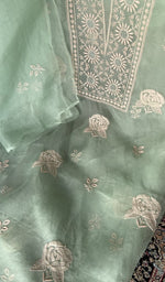 Haath ki jaali worked into the kurta
