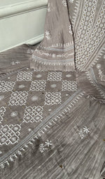 Load image into Gallery viewer, fine do and teen taar chikankari and haath ki jaali across the kurta