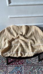 将图像加载到图库查看器中， Chikankari across the body of the sand kurta piece