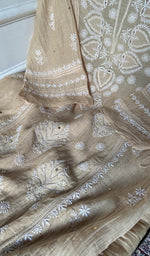将图像加载到图库查看器中， Do taar and teen taar chikankari in close view