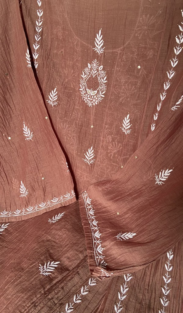 border and hem of the dupatta