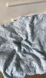 Fine jaaldar chikankari with allover chhadi embroidery across the body of the kurta piece