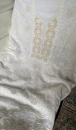 Load image into Gallery viewer, Border and hem of the white pure maheshwari mul chanderi