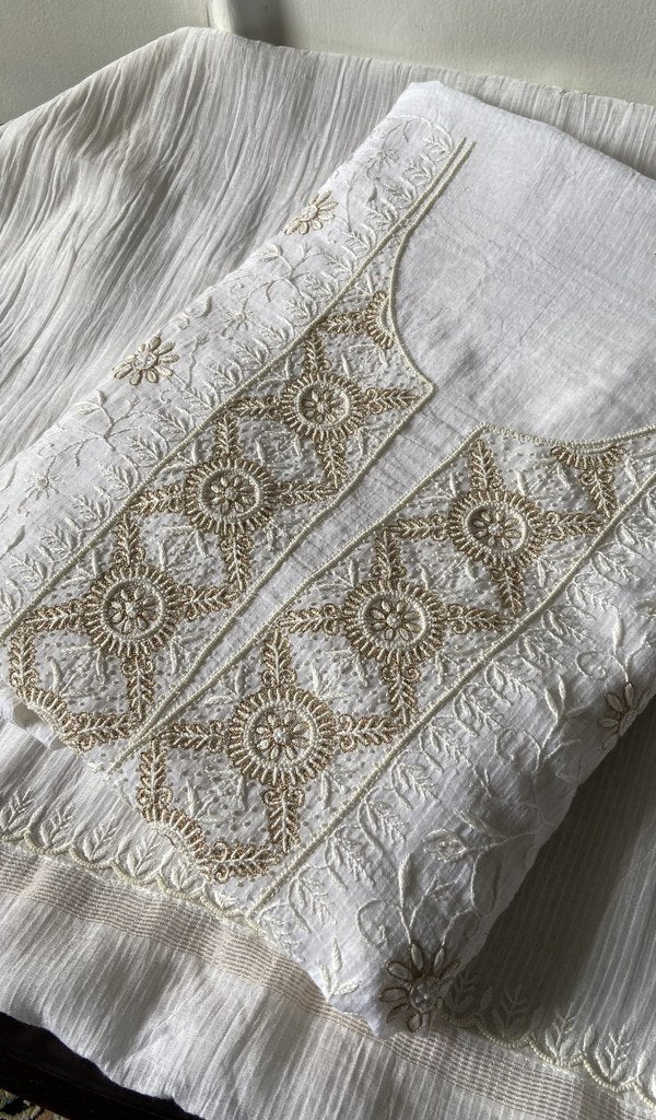 Set folded, showing the worked gala
