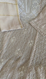 Ivory mul chanderi kurta, close view of the embroidery