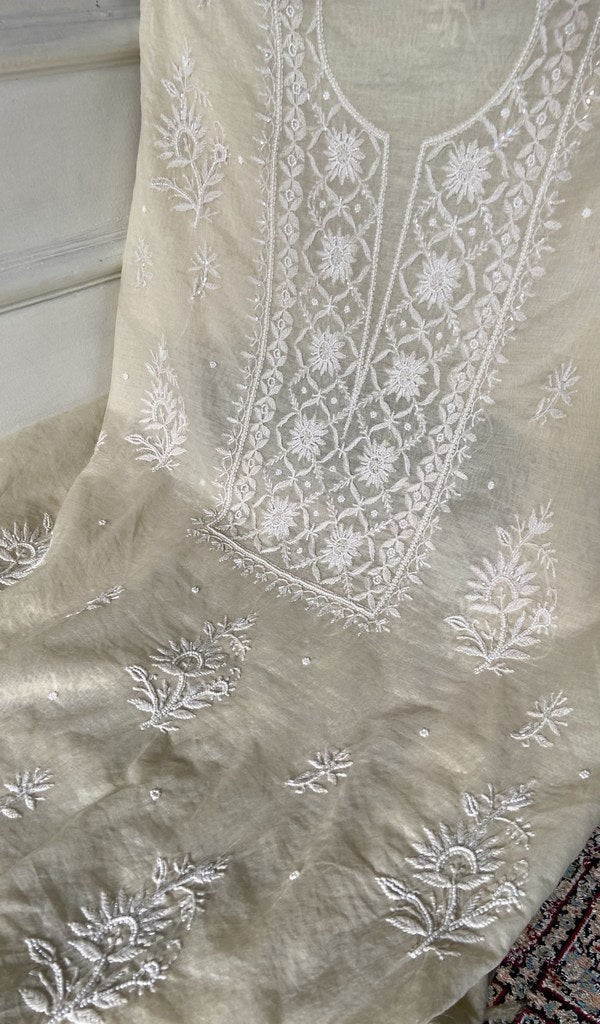 dupatta detail with the border work