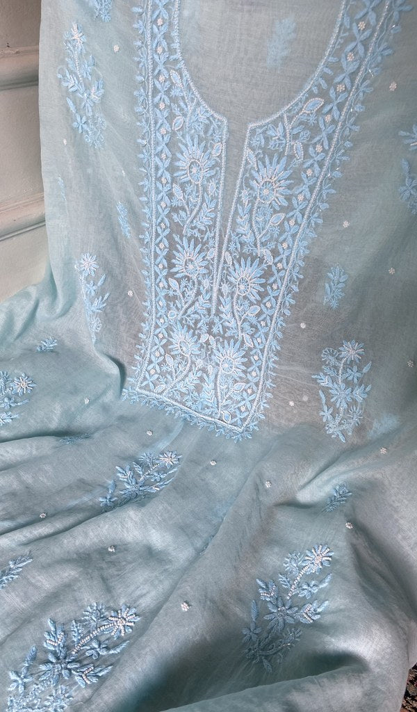 dupatta detail with the border work