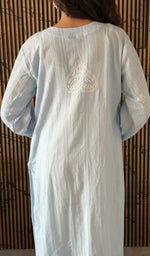 Close view of the cotton and the chikankari