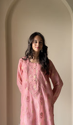 Pink kurti, another angle