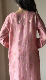 Pink kurti, close view