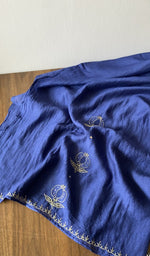 Another look at the set, fine chikankari with anar motifs and haath ki jaali