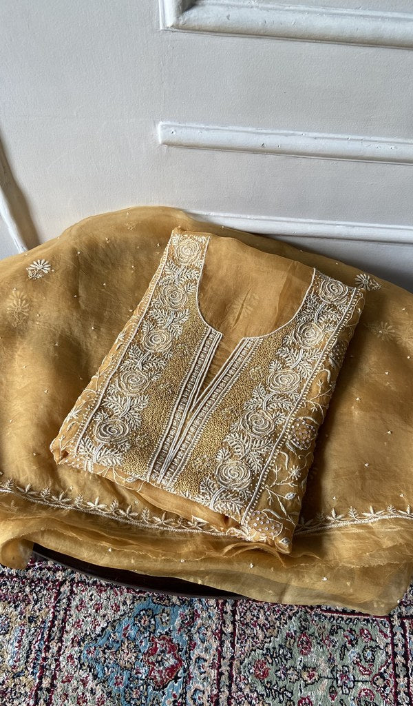 folded stack, kurta with the dupatta