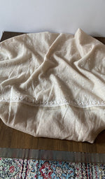 Load image into Gallery viewer, Kurta piece and dupatta laid out