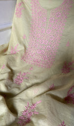 thread detail on the kurta piece