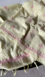 border and hem of the green kurta piece