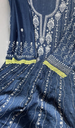 Kurta front laid out with the dupatta over it