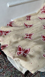将图像加载到图库查看器中， Gala worked in fine chikankari