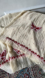 将图像加载到图库查看器中， Close up of the thread work
