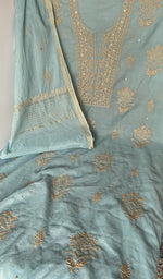 The dupatta, corner and border