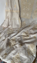 Do taar and teen taar chikankari across the body of the kurta piece