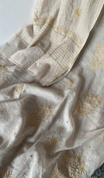The dupatta, corner and border
