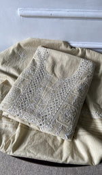 The folded set, kurta on top