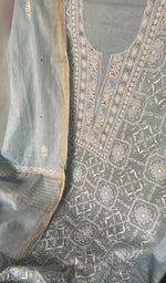 Mukaish catching the light on the fabric