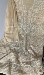 Mukaish catching the light on the fabric