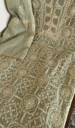 Close look at the neckline and yoke