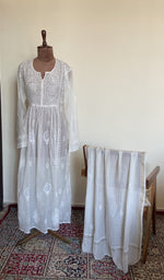 The set on the mannequin with its dupatta beside it