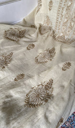 将图像加载到图库查看器中， Gala and front panel worked in do taar and teen taar chikankari with haath ki jaali