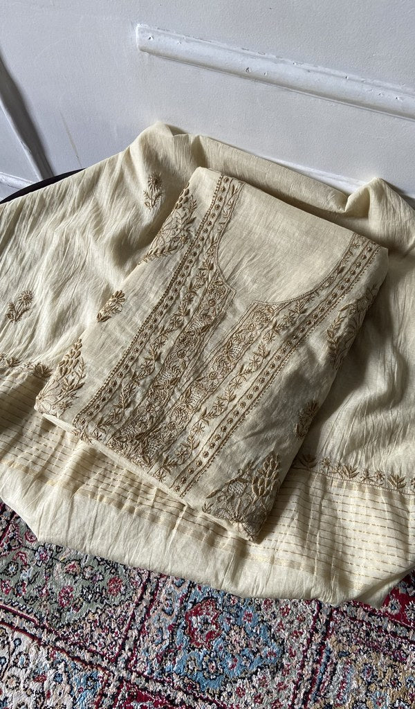 Kurta piece folded over the bottom