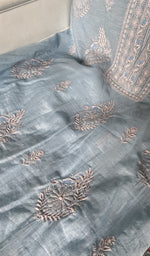 将图像加载到图库查看器中， Gala and front panel worked in do taar and teen taar chikankari with haath ki jaali
