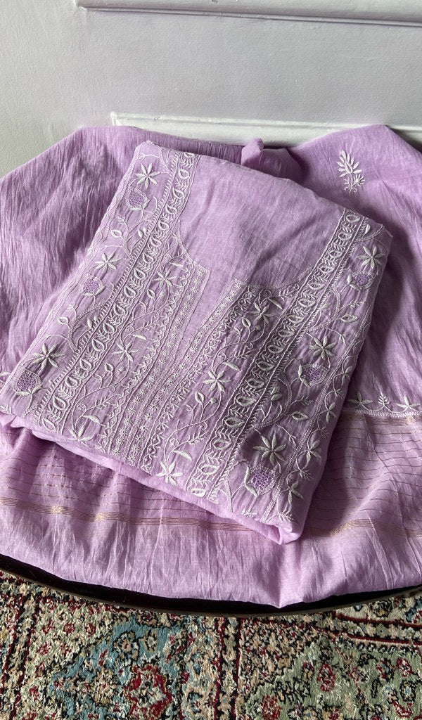 Set folded, showing the worked gala