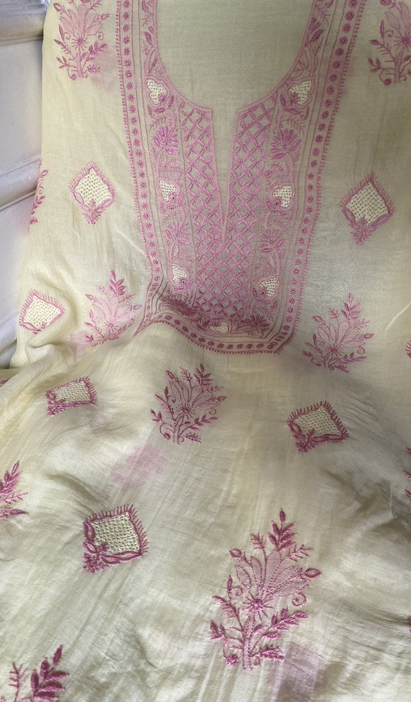 Do taar and teen taar chikankari with haath ki jaali in close view