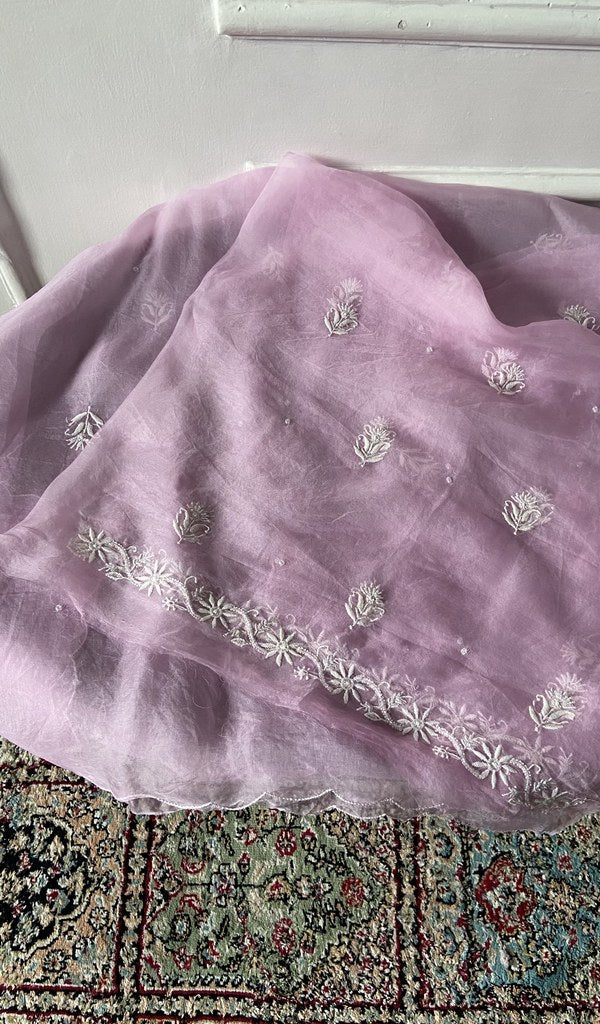 border and hem of the dupatta