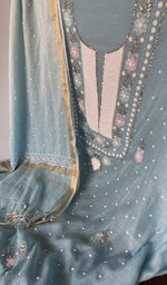 The dupatta, corner and border