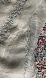 将图像加载到图库查看器中， kurta folded, showing the yoke