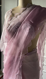 将图像加载到图库查看器中， Gala and front panel worked in do taar and teen taar chikankari