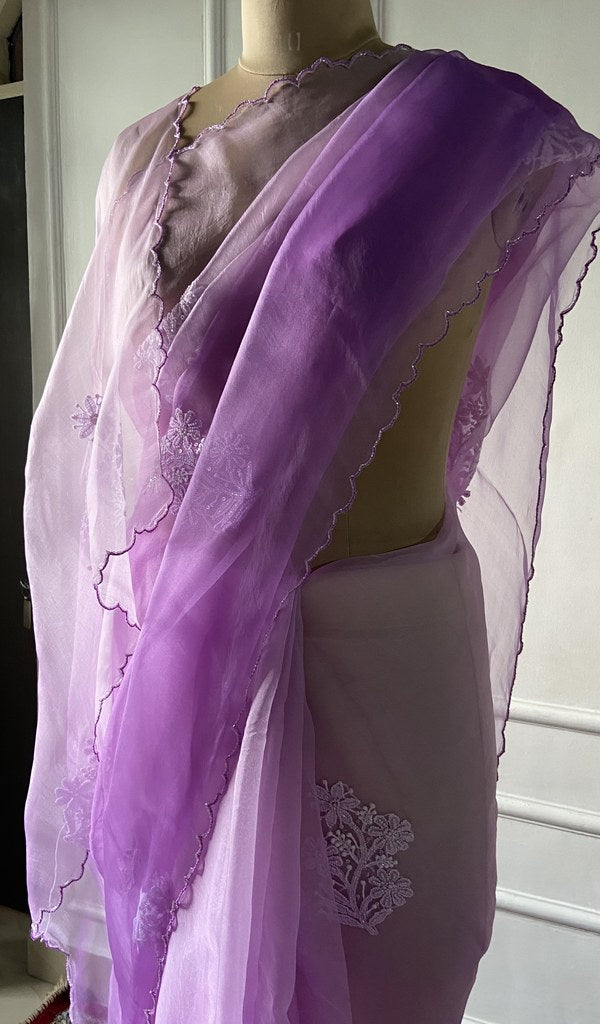 Do taar and teen taar chikankari in close view