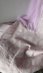 Close look at the fine jaaldar chikankari with haath ki jaali