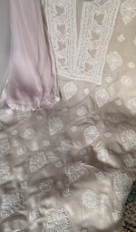 Haath ki jaali worked into the kurta