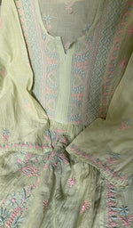 thread detail on the kurta piece