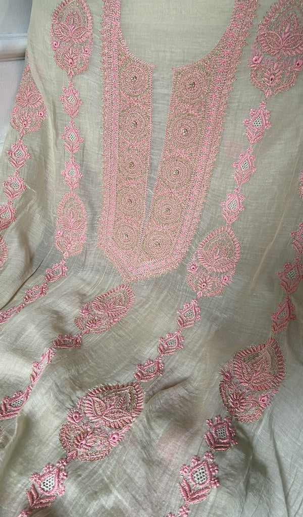 dupatta detail with the border work